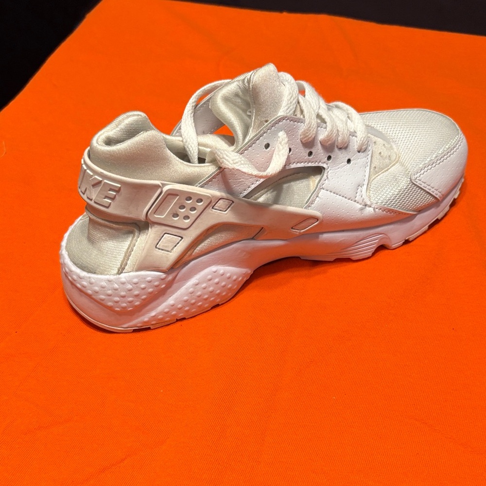 Nike Kids White Low-Top Sneaker